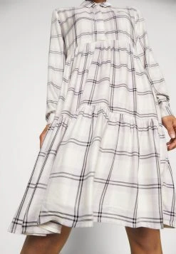 JDYSTAY BELOWKNEE SHIRT DRESS - Robe Chemise - Pastel Lilac 12 JDYSTAY BELOWKNEE SHIRT DRESS - Robe Chemise - Pastel Lilac -JDY Soldes Magasin 0638c1bd37b64fd58155ad2f2fce60f1