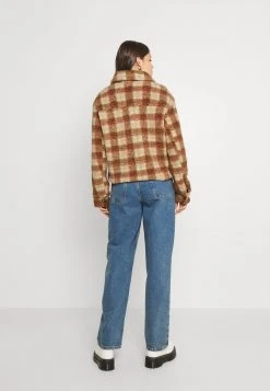 JDYELVIS SHORT JACKET - Veste D'hiver - Cloud Dancer/marsala/emperador/toasted Coconut 7 JDYELVIS SHORT JACKET - Veste D'hiver - Cloud Dancer/marsala/emperador/toasted Coconut -JDY Soldes Magasin 08f10f6500a64691bfe54a2fe580ae2d