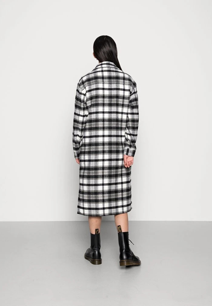 JDY UMALA LONG CHECK JACKET - Manteau Classique - Black 3 JDY UMALA LONG CHECK JACKET - Manteau Classique - Black – Image 3