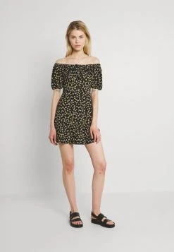 JDYGITTE SVAN OFF SHOULDER DRESS - Robe En Jersey - Black/yellow