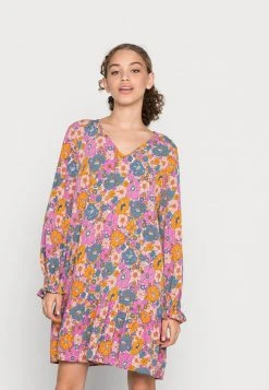 JDYHEATHER V NECK DRESS - Robe De Jour - Sandshell