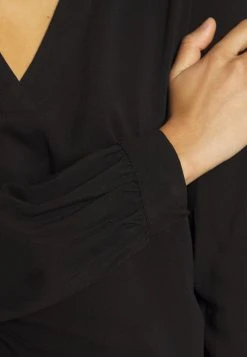 JDYAROS - Blouse - Black 9 JDYAROS - Blouse - Black -JDY Soldes Magasin 26c10446bc094625a3366e707a5eeea3