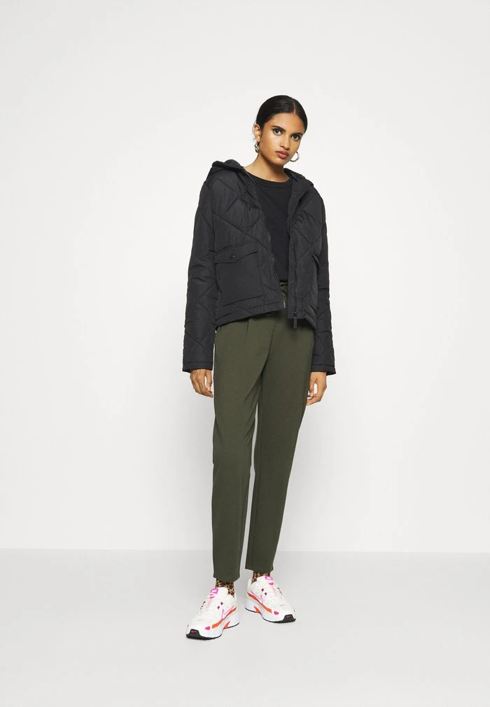 JDYPRETTY NEW PANT - Pantalon Classique - Forest Night 2 JDYPRETTY NEW PANT - Pantalon Classique - Forest Night – Image 2