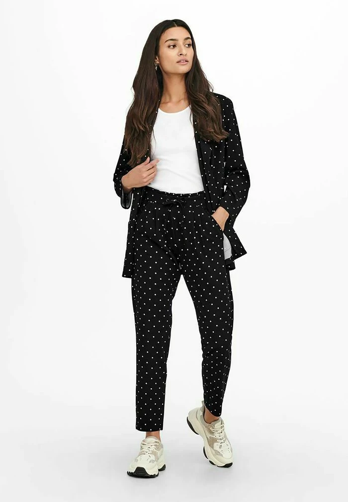 JDYCATIA NEW PANT JRS NOOS - Pantalon De Survêtement - Black 4 JDYCATIA NEW PANT JRS NOOS - Pantalon De Survêtement - Black – Image 4