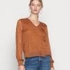 JDYOFELIA V NECK - Blouse - Golden Brown