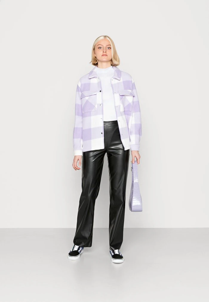 JDYHOLLY CHECK SHORT SHACKET - Veste Légère - Lavender 2 JDYHOLLY CHECK SHORT SHACKET - Veste Légère - Lavender – Image 2