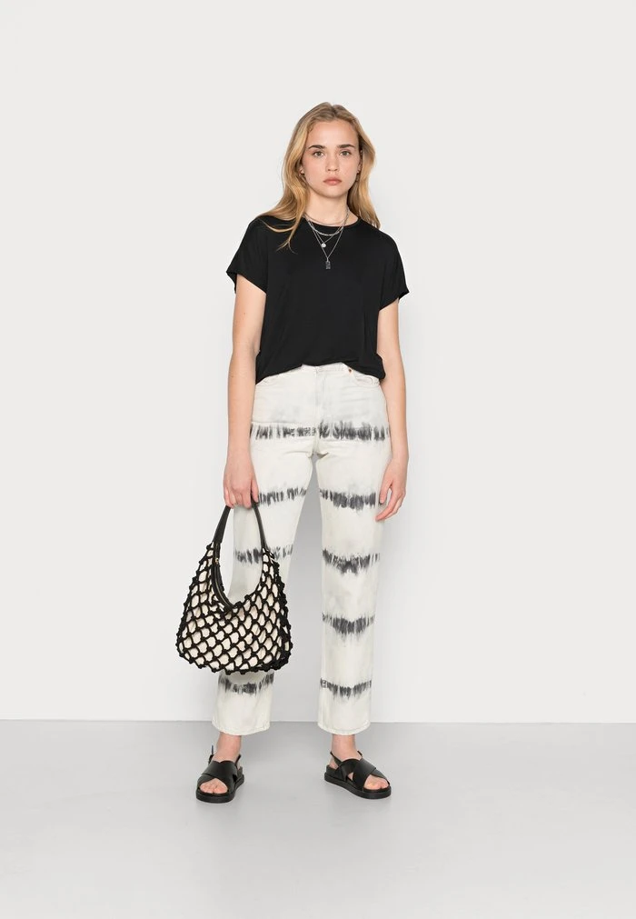 JDYNELLY SS O NECK JRS NOOS - T-shirt Basique - Black 2 JDYNELLY SS O NECK JRS NOOS - T-shirt Basique - Black – Image 2