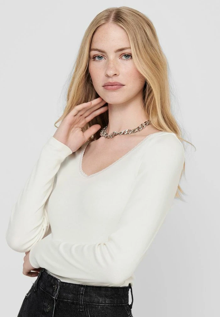 JDY T-shirt à Manches Longues - Cloud Dancer 4 JDY T-shirt à Manches Longues - Cloud Dancer – Image 4