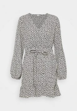 JDYSORO DRESS - Robe De Jour - Cloud Dancer/black 10 JDYSORO DRESS - Robe De Jour - Cloud Dancer/black -JDY Soldes Magasin 46598c7a1c8c4092a8a9ad1ca96f926d