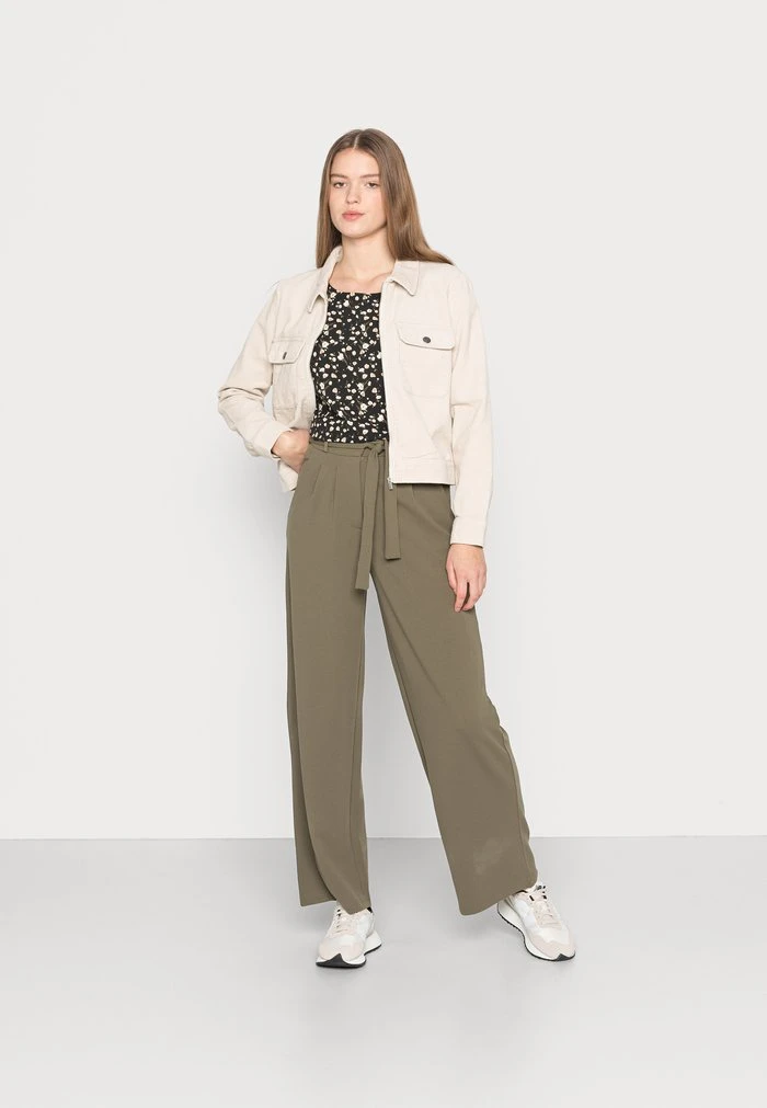 JDYTANJA WIDE PANT - Pantalon Classique - Kalamata 2 JDYTANJA WIDE PANT - Pantalon Classique - Kalamata – Image 2