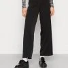 JDYKARLI PANT - Pantalon Classique - Black