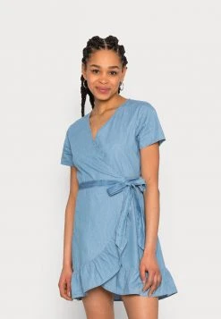 JDYBELLA LIFE DRESS - Robe En Jean - Light Blue Denim