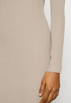 JDYPLUM ONECK BUTTON DRESS - Robe Pull - Simply Taupe 11 JDYPLUM ONECK BUTTON DRESS - Robe Pull - Simply Taupe -JDY Soldes Magasin 60765090d1644cc1a732b55d7c5424b9