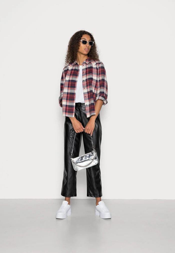 JDYEAGLE LIFE - Blouse - Cloud Dancer Checks 2 JDYEAGLE LIFE - Blouse - Cloud Dancer Checks – Image 2