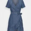 JDYBELLA LIFE DRESS - Robe En Jean - Medium Blue Denim
