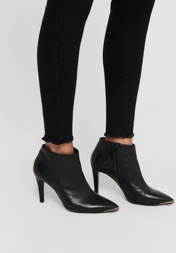 JDY SONJA LIFE REG ANKLE - Jeans Skinny - Black Denim 5 JDY SONJA LIFE REG ANKLE - Jeans Skinny - Black Denim – Image 5