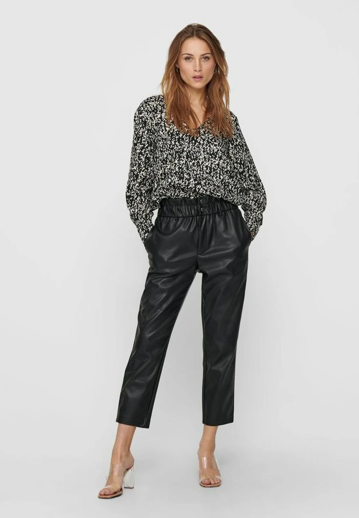 JDY Blouse - Black 2 JDY Blouse - Black – Image 2