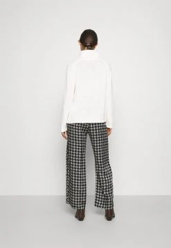 JDYSANDIS ROLL NECK - Pullover - Cloud Dancer 8 JDYSANDIS ROLL NECK - Pullover - Cloud Dancer -JDY Soldes Magasin 972f713c0f0a4355b8ad5b2c5d58f521