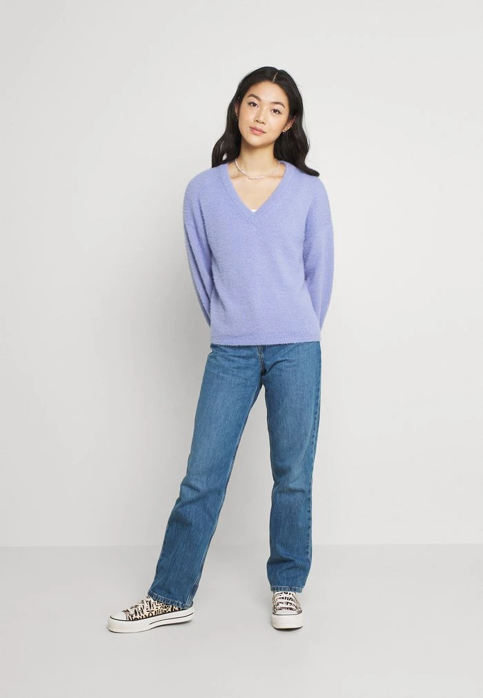 JDYALESSI LIFE V NECK - Pullover - Jacaranda 2 JDYALESSI LIFE V NECK - Pullover - Jacaranda – Image 2