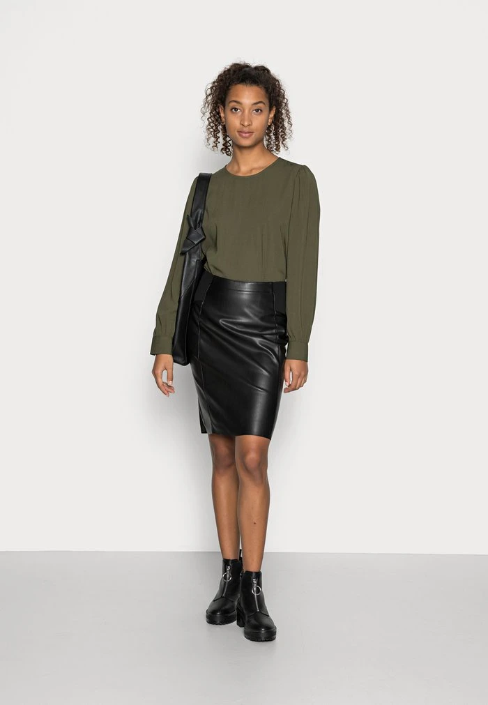 JDY SELINA - T-shirt à Manches Longues - Khaki 2 JDY SELINA - T-shirt à Manches Longues - Khaki – Image 2