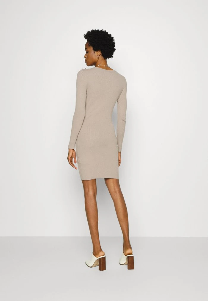 JDYPLUM ONECK BUTTON DRESS - Robe Pull - Simply Taupe 3 JDYPLUM ONECK BUTTON DRESS - Robe Pull - Simply Taupe – Image 3