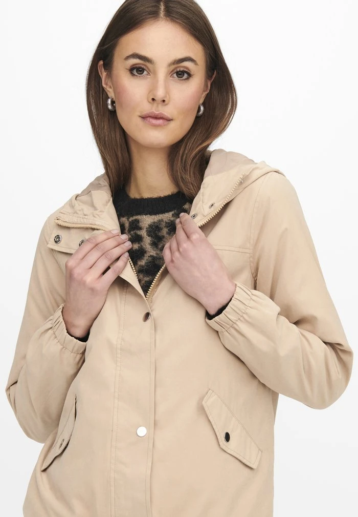 JDYNEWHAZEL SHINE JACKET - Veste Légère - Sand 4 JDYNEWHAZEL SHINE JACKET - Veste Légère - Sand – Image 4