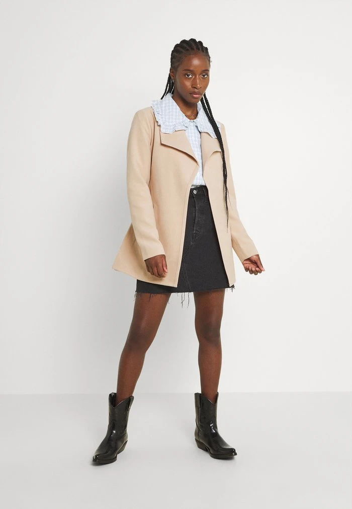 JDYDANNIE ELISE SHORT - Manteau Court - Apricot Illusion 2 JDYDANNIE ELISE SHORT - Manteau Court - Apricot Illusion – Image 2