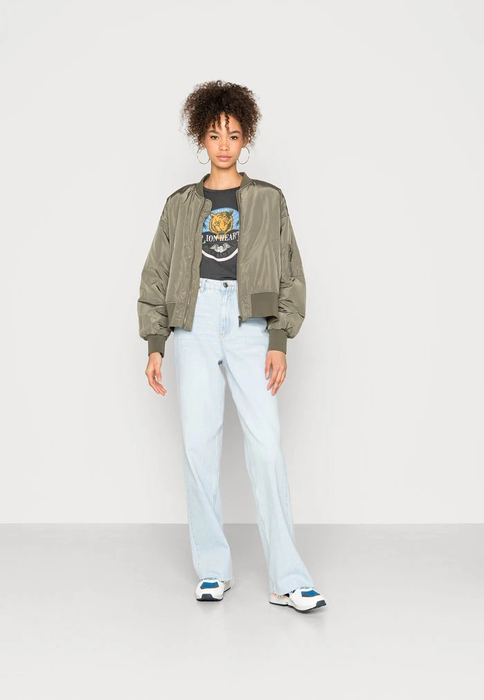 JDYFAROCK - T-shirt Imprimé - Obsidian/lion Heart 2 JDYFAROCK - T-shirt Imprimé - Obsidian/lion Heart – Image 2