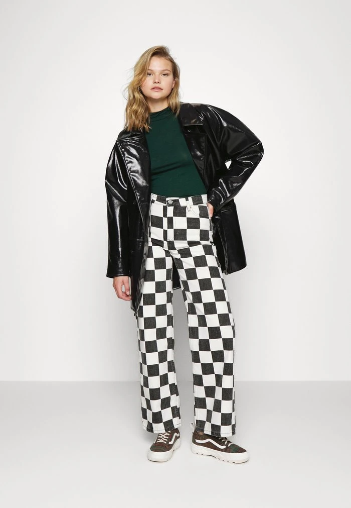 JDY SANDY - T-shirt à Manches Longues - Scarab 2 JDY SANDY - T-shirt à Manches Longues - Scarab – Image 2