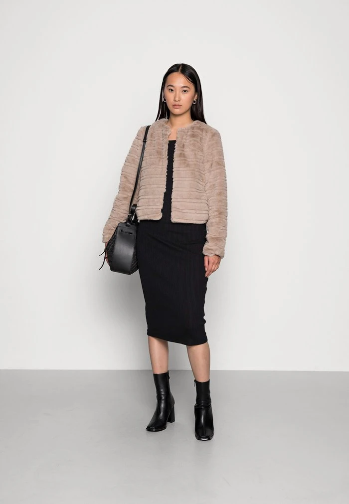 JDY DEER FAUX FUR JACKET - Veste D'hiver - Simply Taupe 2 JDY DEER FAUX FUR JACKET - Veste D'hiver - Simply Taupe – Image 2