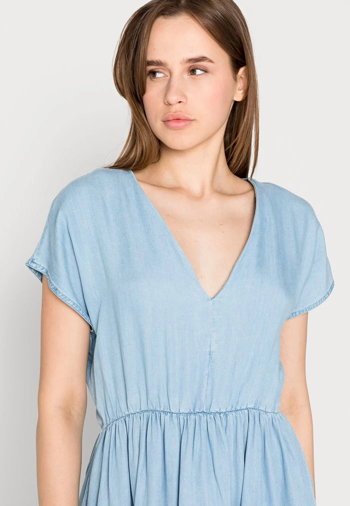 JDYAMY LIFE LAYER DRESS - Robe En Jean - Light Blue Denim 5 JDYAMY LIFE LAYER DRESS - Robe En Jean - Light Blue Denim – Image 5