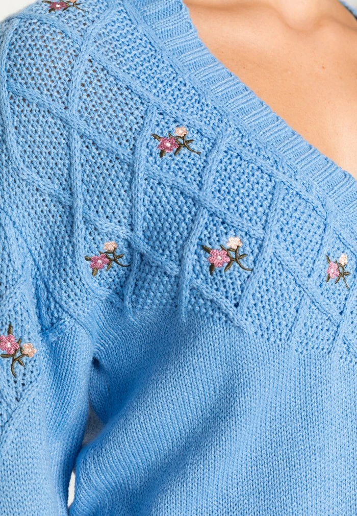 JDYALLY EMBROIDERY CARDIGAN - Gilet - Della Robbia Blue 5 JDYALLY EMBROIDERY CARDIGAN - Gilet - Della Robbia Blue – Image 5