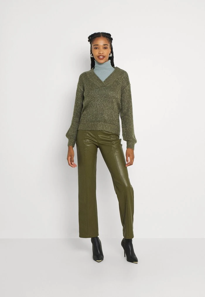 JDYHILARY V-NECK - Pullover - Kalamata 2 JDYHILARY V-NECK - Pullover - Kalamata – Image 2