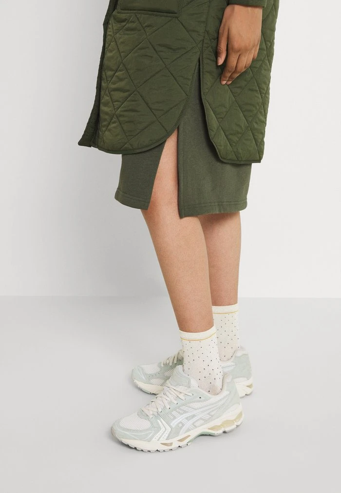 JDYAUGUSTA DIAMOND WAISTCOAT - Veste Sans Manches - Forest Night 4 JDYAUGUSTA DIAMOND WAISTCOAT - Veste Sans Manches - Forest Night – Image 4