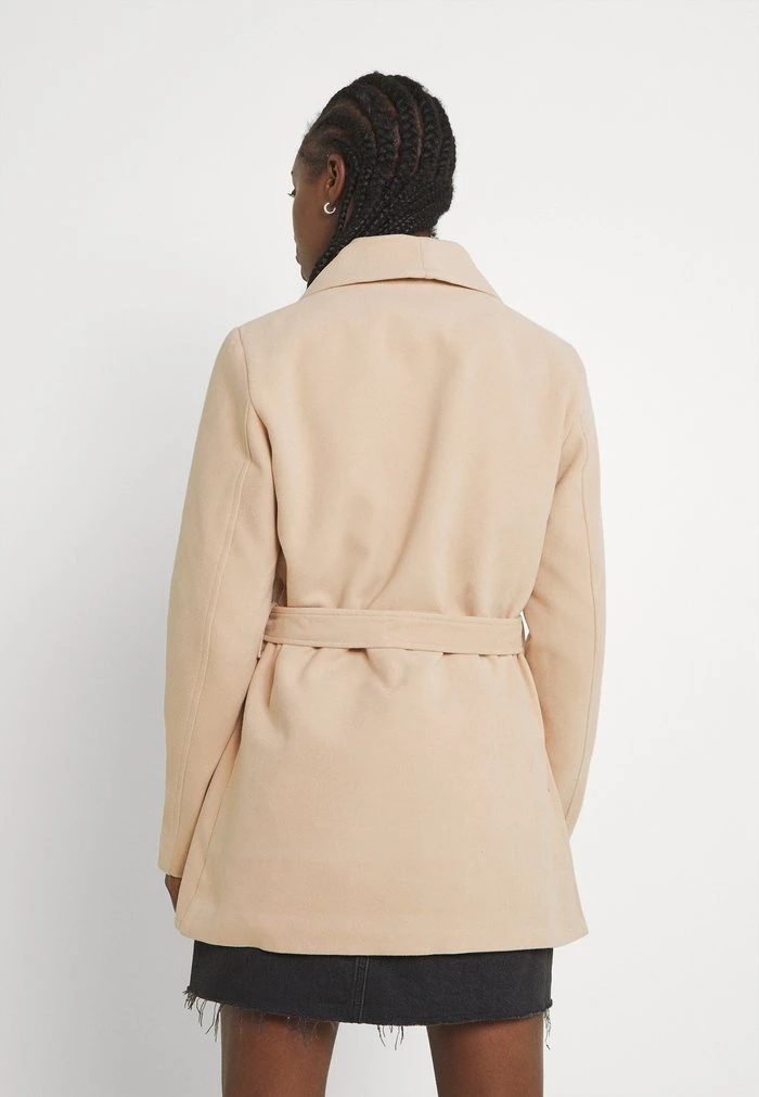 JDYDANNIE ELISE SHORT - Manteau Court - Apricot Illusion 3 JDYDANNIE ELISE SHORT - Manteau Court - Apricot Illusion – Image 3