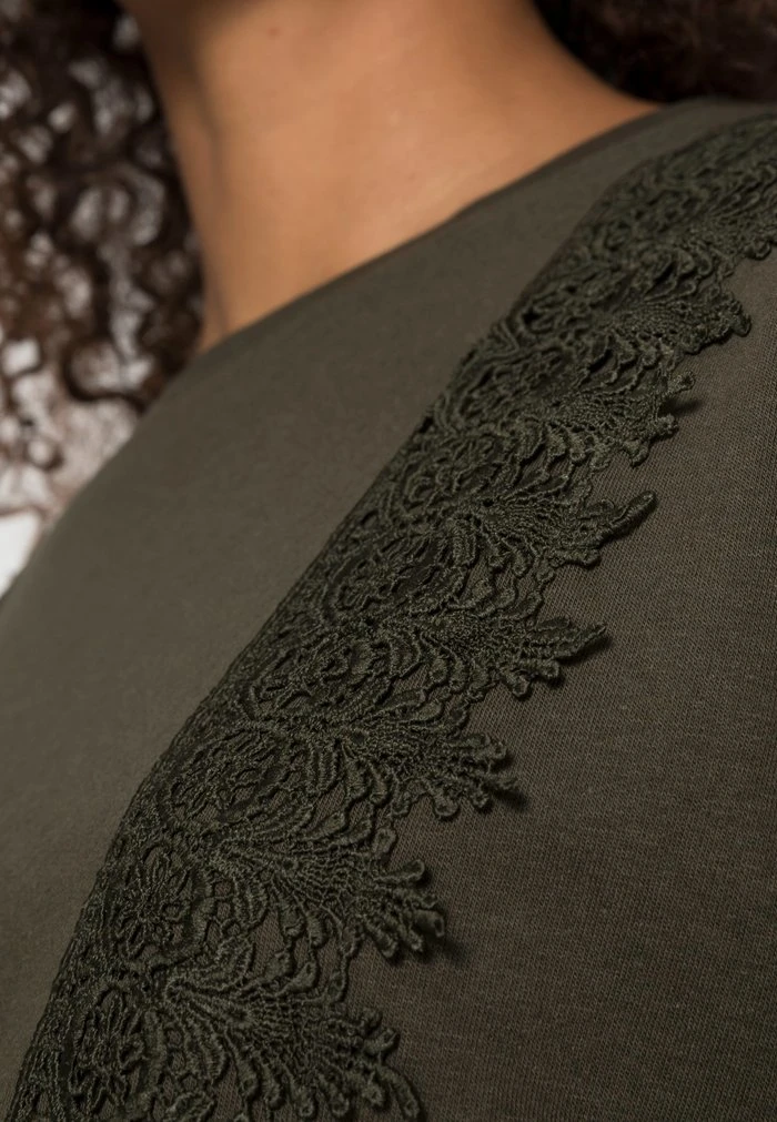 JDYTIKKA LIFE LACE - Sweatshirt - Forest Night 5 JDYTIKKA LIFE LACE - Sweatshirt - Forest Night – Image 5