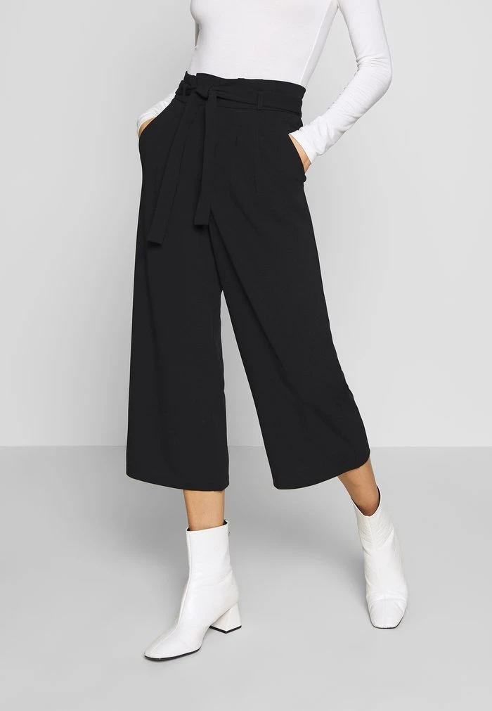 JDYTANJA CULOTTE PANT - Pantalon Classique - Black 1 JDYTANJA CULOTTE PANT - Pantalon Classique - Black