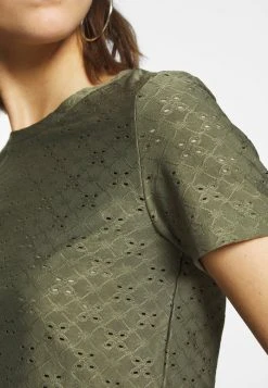 JDYCATHINKA - T-shirt Basique - Kalamata -JDY Soldes Magasin ed7f375c84094485b2d6ed62a27684de