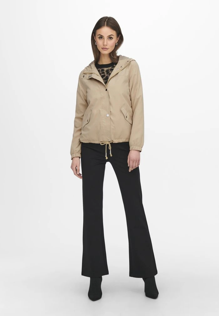 JDYNEWHAZEL SHINE JACKET - Veste Légère - Sand 2 JDYNEWHAZEL SHINE JACKET - Veste Légère - Sand – Image 2