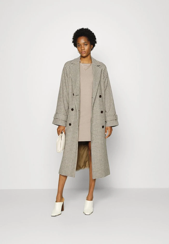JDYPLUM ONECK BUTTON DRESS - Robe Pull - Simply Taupe 2 JDYPLUM ONECK BUTTON DRESS - Robe Pull - Simply Taupe – Image 2
